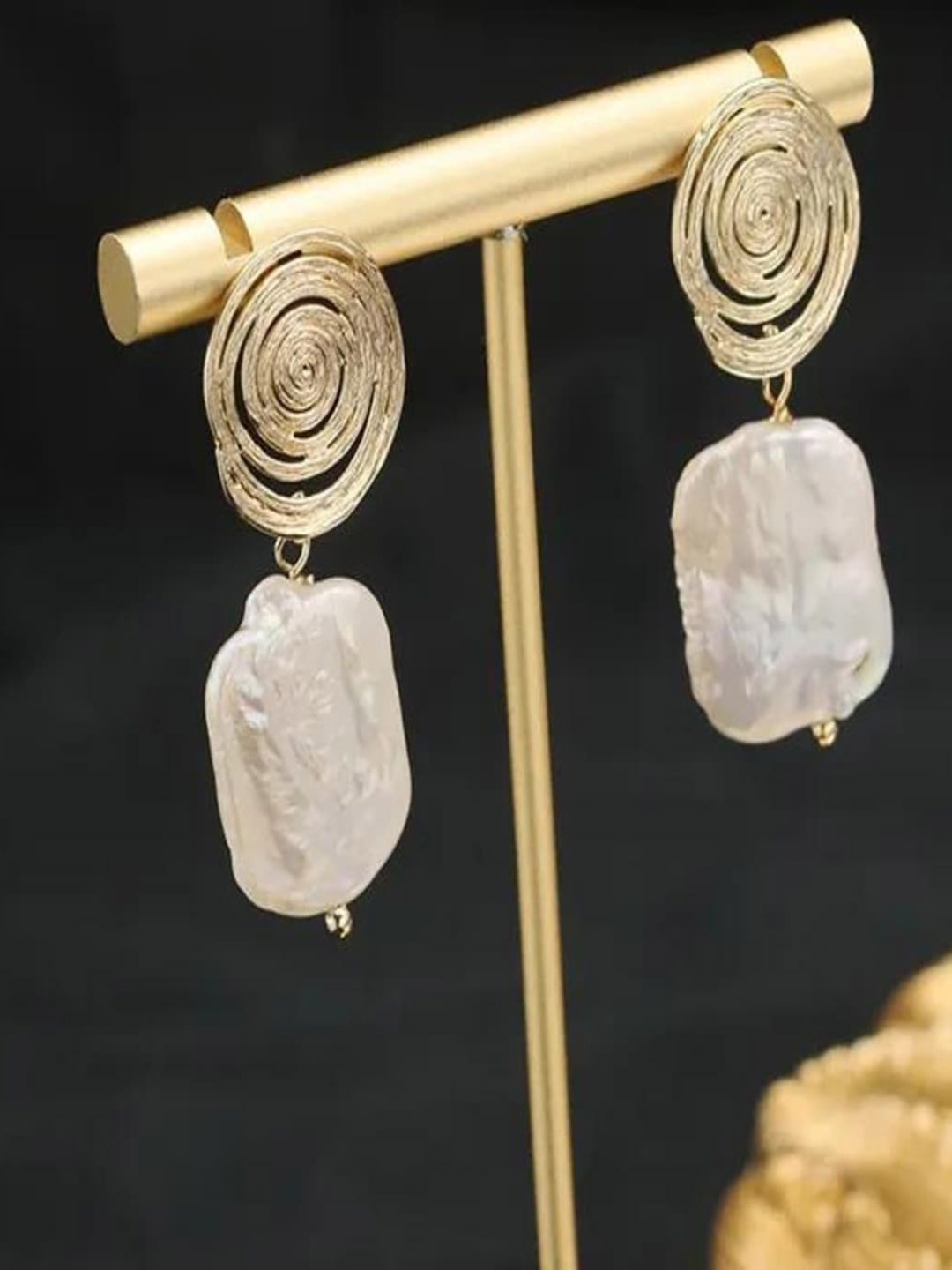 

CHOKORE Contemporary Drop Earrings, Gold