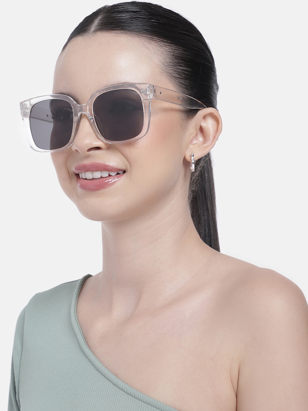 

DressBerry Unisex Black Lens & Silver-Toned Rectangle Sunglasses with UV Protected Lens, Transparent