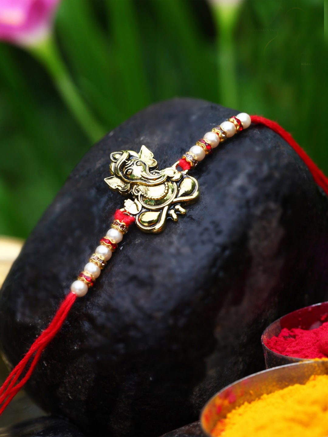 

Vighnaharta Set Of 2 Men Hanuman ganesh Religious Charm Detail Rakhi, Gold