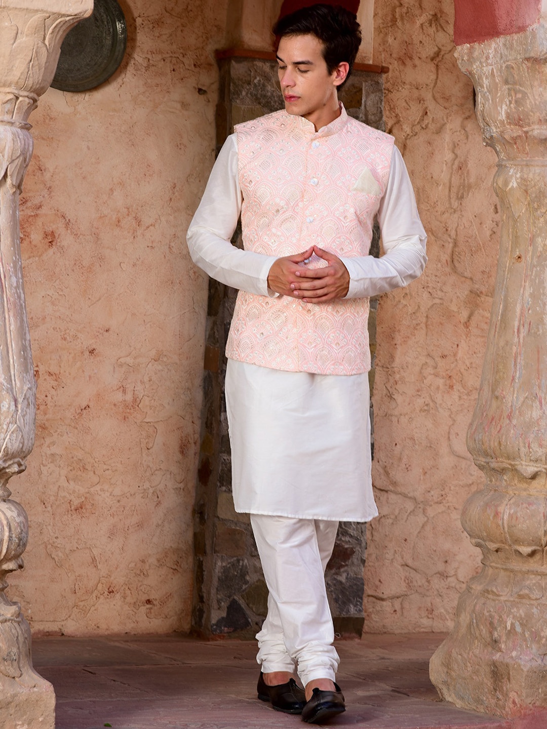 

HOUSE OF DEYANN Regular Kurta with Churidar & Nehru Jacket, Peach