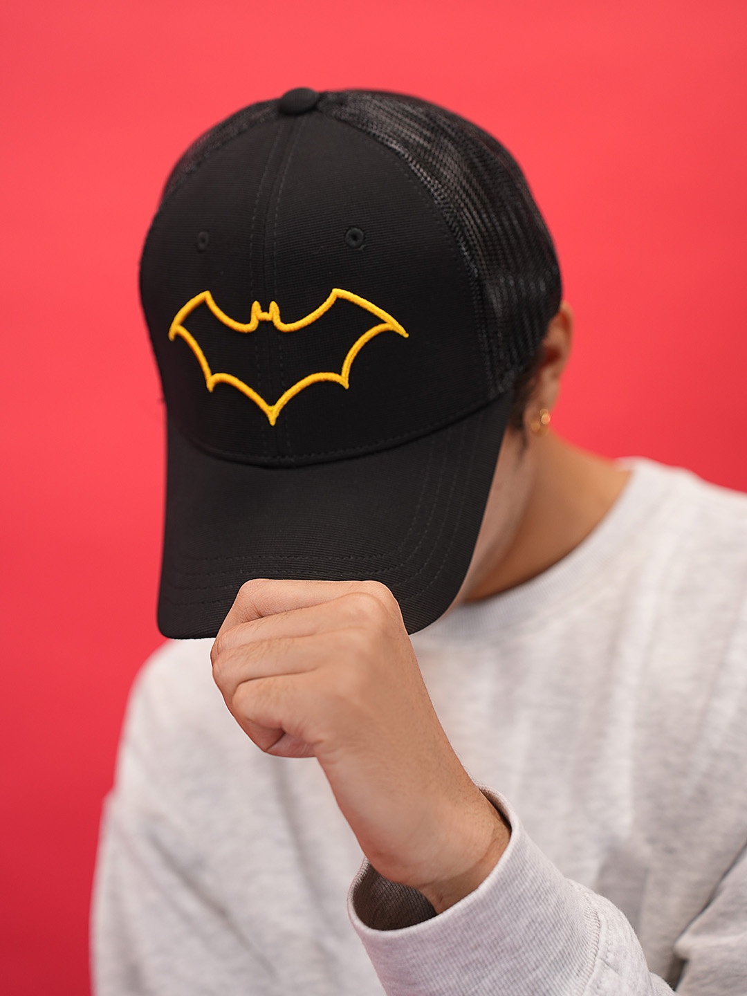 

Justice League Unisex Batman Logo Embroidered Snapback Cap, Black