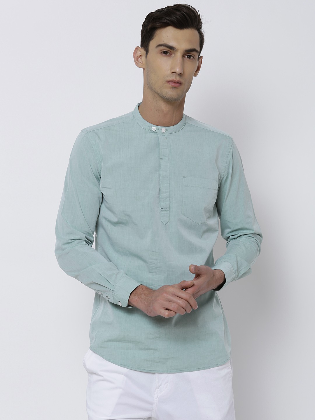 

Black coffee Men Green Slim Fit Solid Casual Shirt