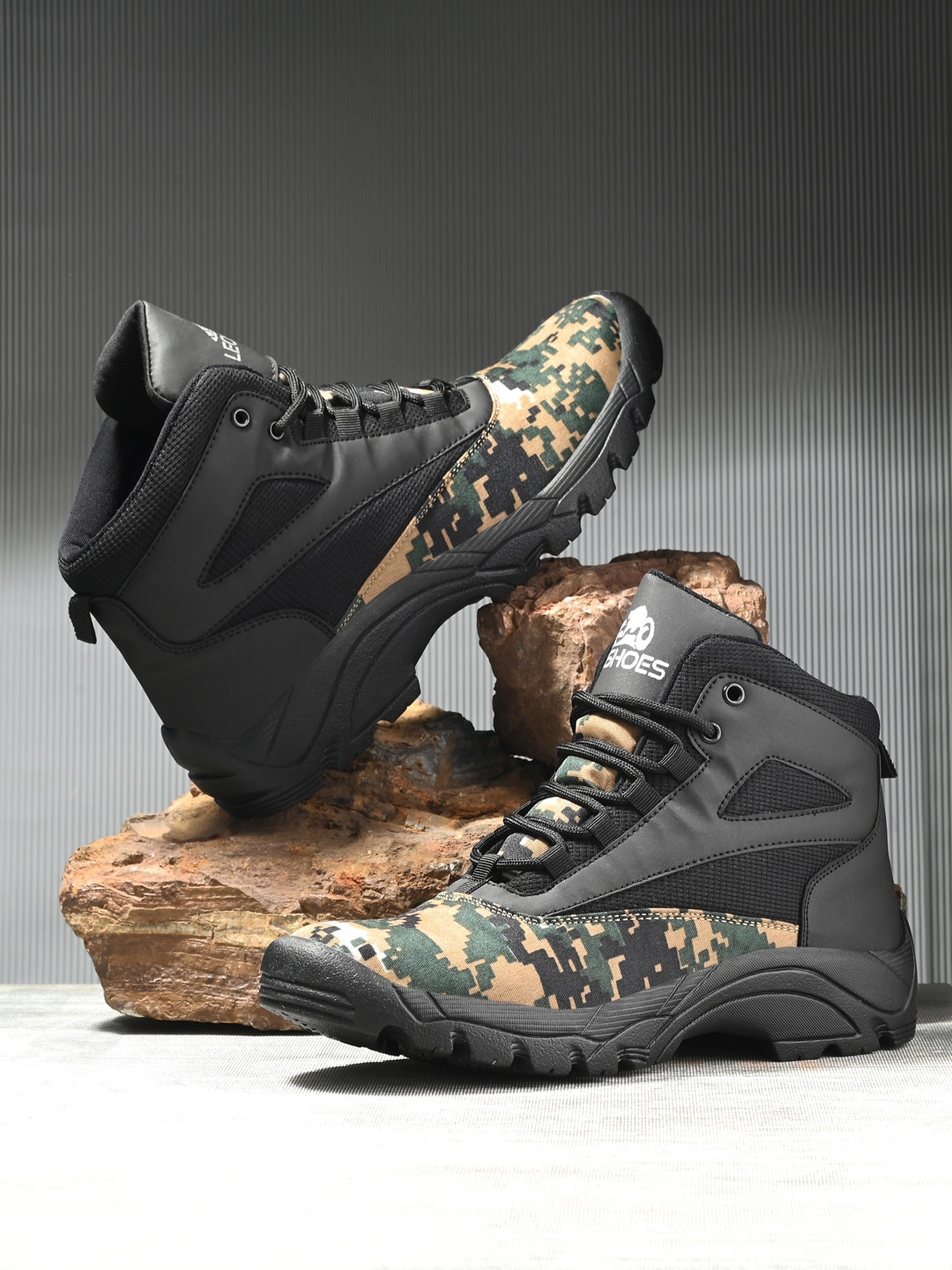 

Leo's Fitness Shoes Men Mid Top Printed Platform Heel Hiking Boots, Black