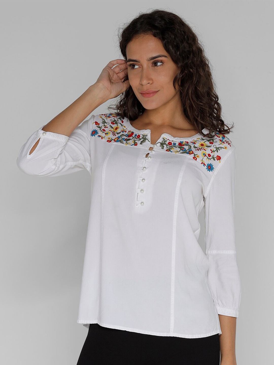 

IDENTITI Floral Embroidered Round Neck Top, White