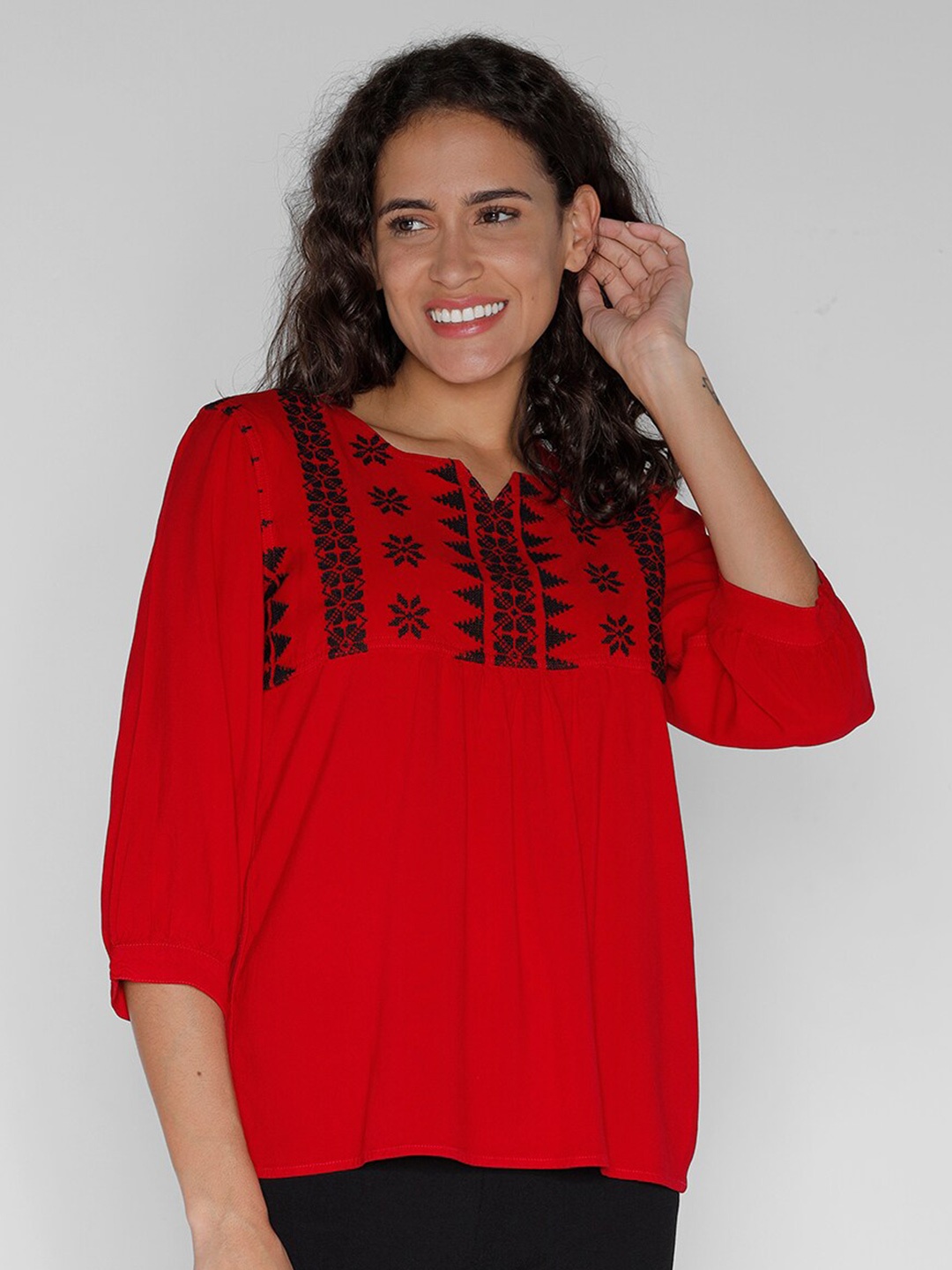 

IDENTITI Floral Embroidered Tunic, Red