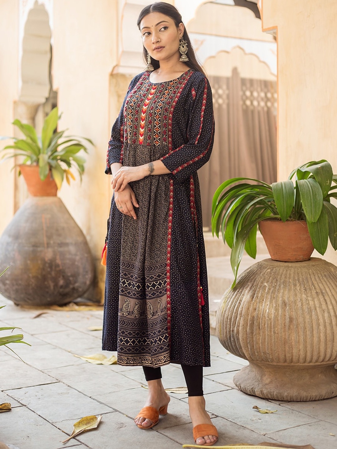 

KALINI Ethnic Motifs Printed Kurta, Navy blue