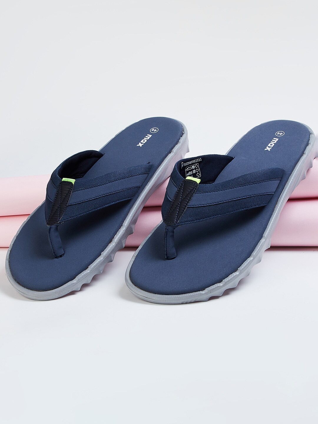 

max Men Striped Thong Flip-Flops, Blue