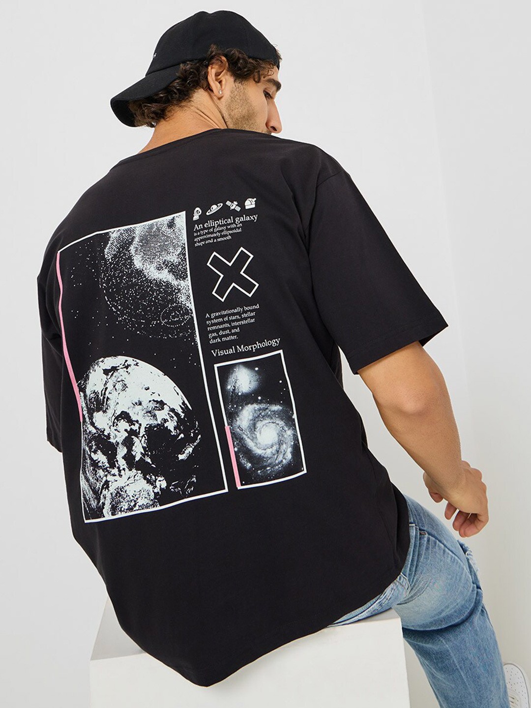 

Styli Graphic Printed Drop-Shoulder Sleeves Oversized Pure Cotton T-shirt, Black