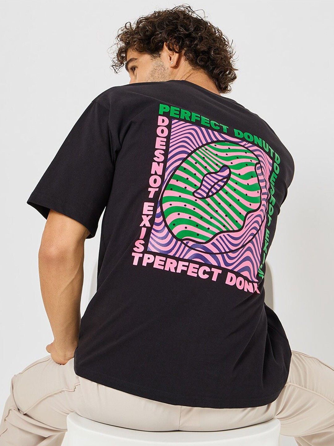 

Styli Graphic Printed Cotton T-shirt, Black