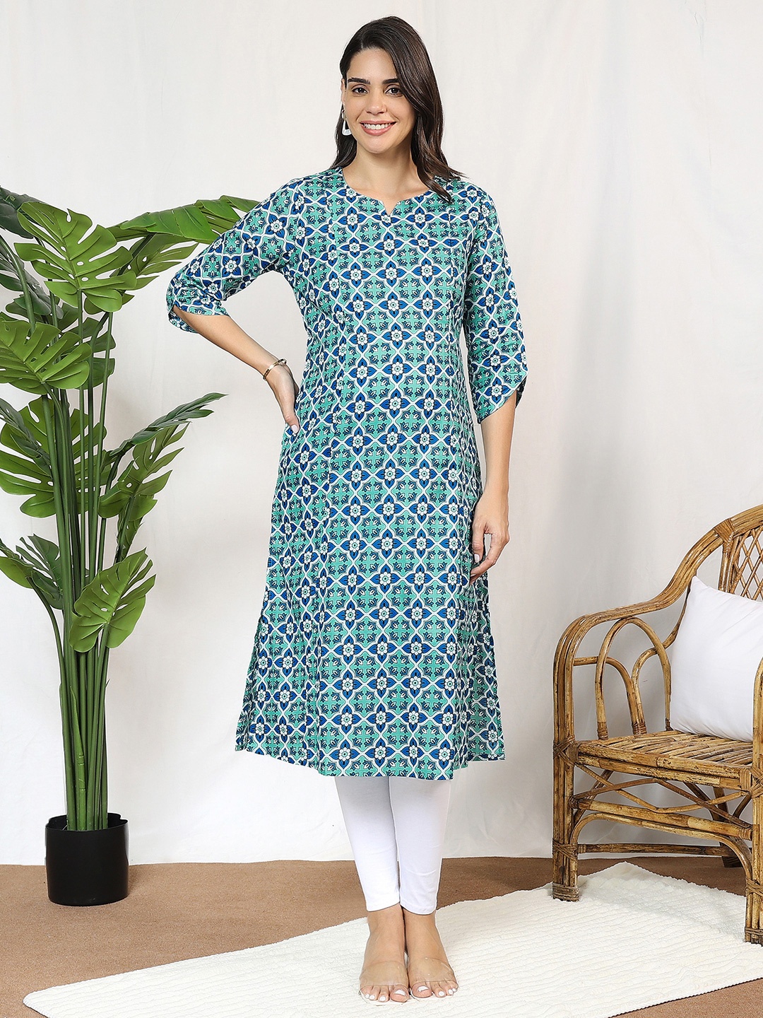 

MomToBe Floral Printed V-Neck Cotton Maternity Sustainable Kurta, Green