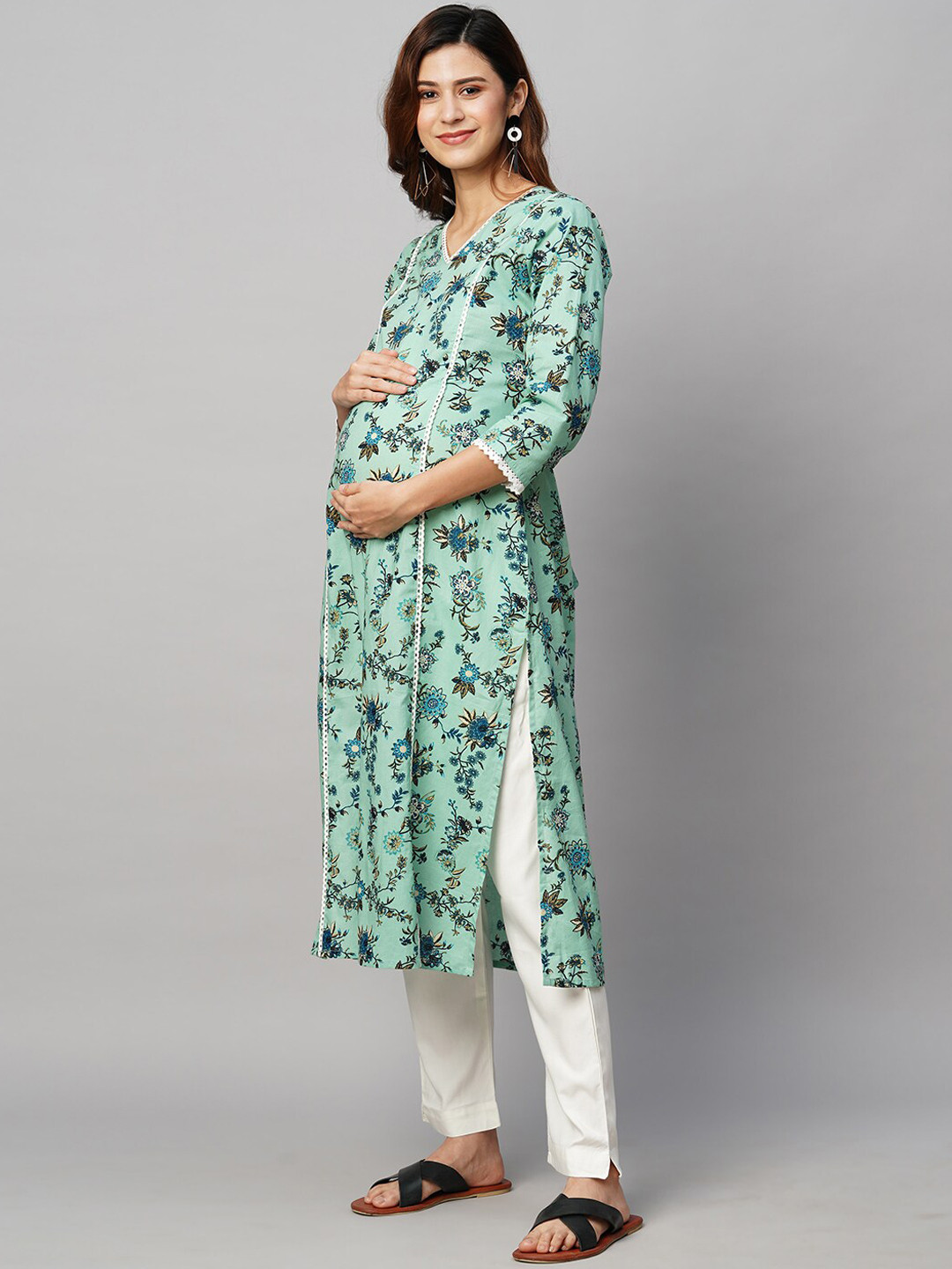 

MomToBe Floral Printed V-Neck Cotton Straight Maternity Sustainable Kurta, Green