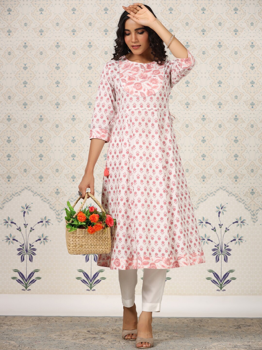

Ode by House of Pataudi Floral Printed Gotta Patti Pure Cotton A-Line Kurta, White