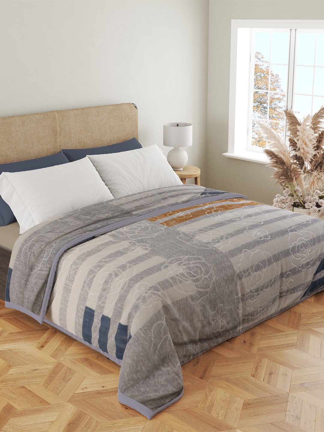 

Nivasam Swiss Gold Grey 900 GSM Heavy Winter Double Bed Blanket