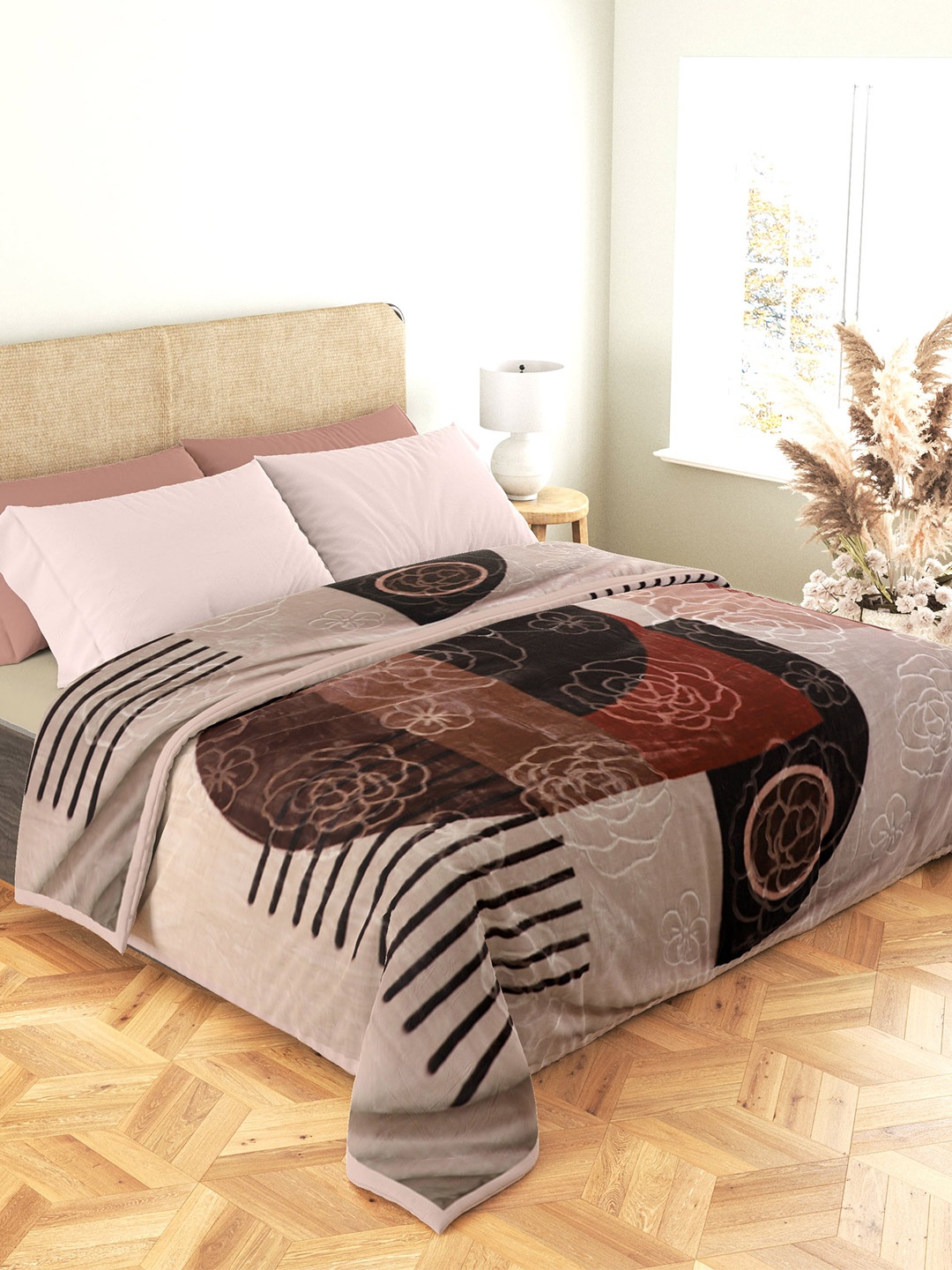 

Nivasam Swiss Gold Peach-Coloured 900 GSM Heavy Winter Double Bed Blanket, Brown