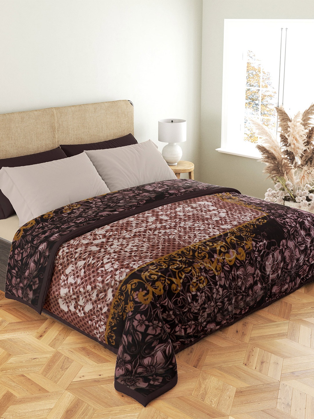 

Nivasam Swiss Gold Mauve Floral 900 GSM Heavy Winter Double Bed Blanket
