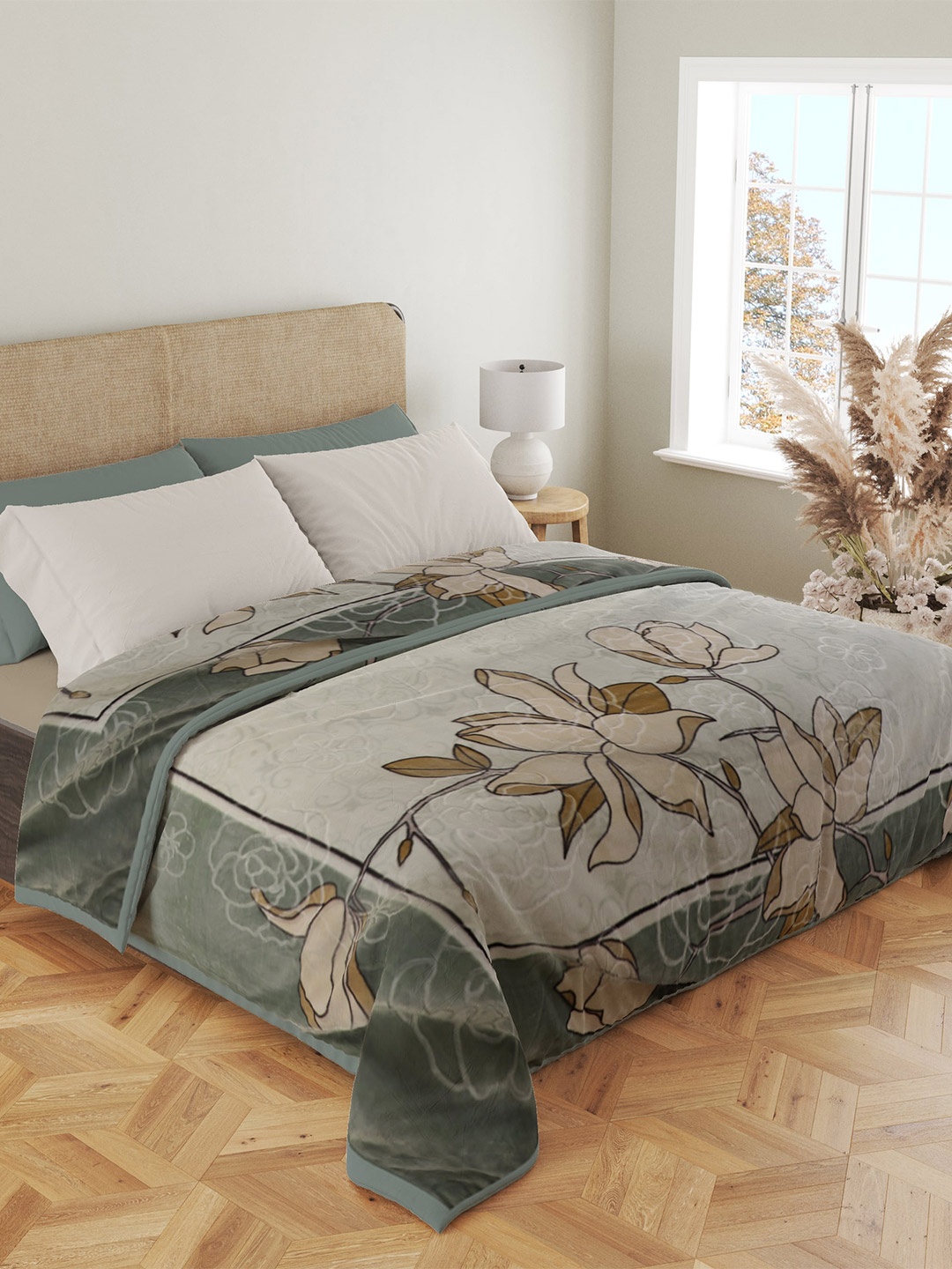 

Nivasam Swiss Gold Lime Green Floral 900 GSM Heavy Winter Double Bed Blanket