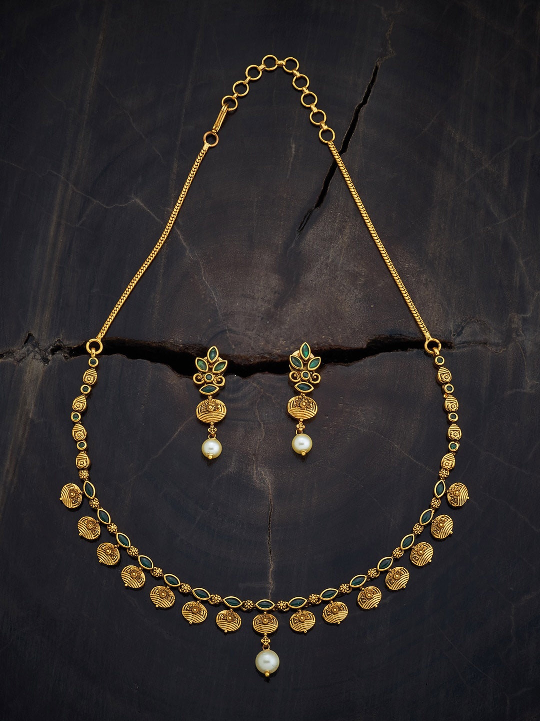 

Kushal's Fashion Jewellery Gold-plated Stone-studded & Pearl Drop Jewellery Set