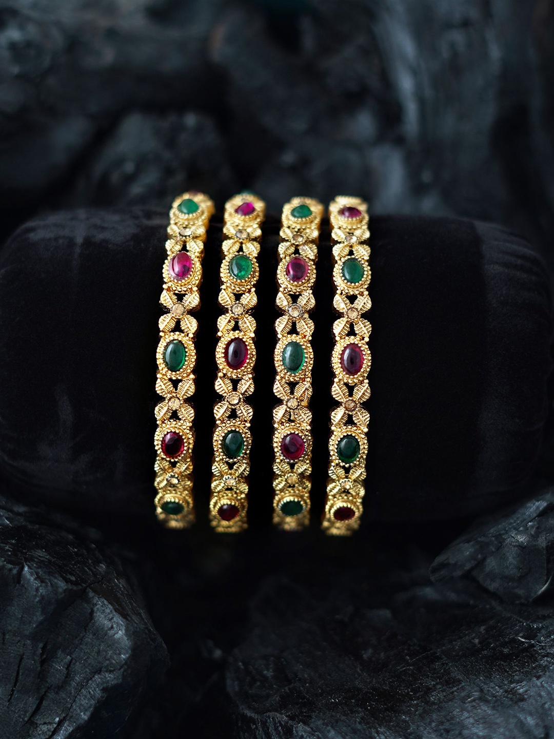

MANSIYAORANGE Set Of 4 Gold-Plated Stone-Studded Bangles