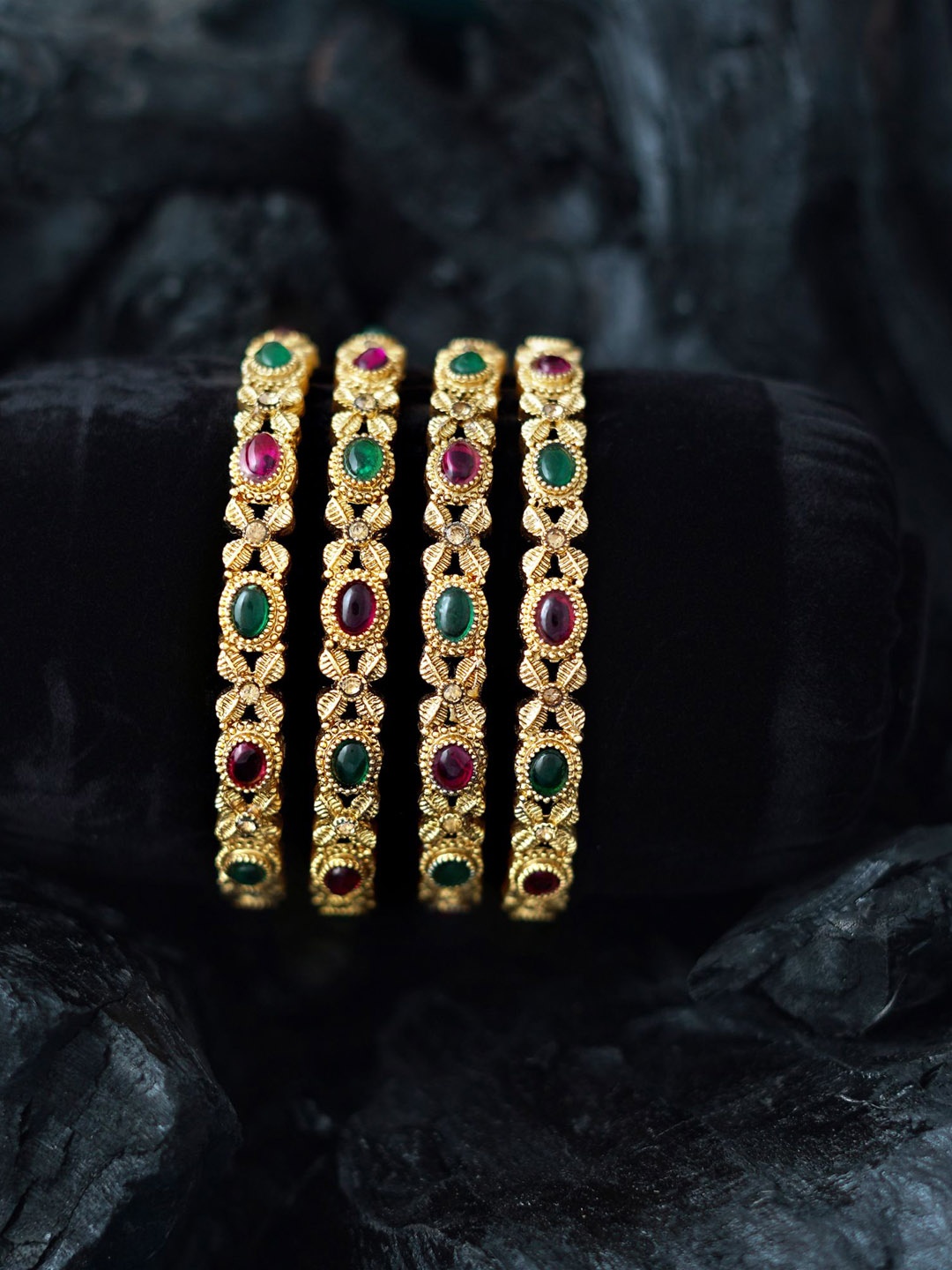 

MANSIYAORANGE Set Of 4 Gold-Plated Kundan-Studded Bangles
