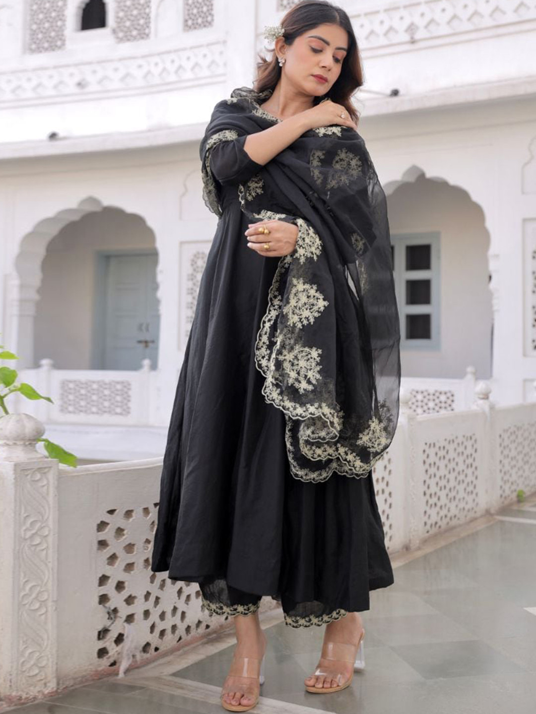 

ASRUMO Anarkali Kurta & Palazzos With Dupatta, Black