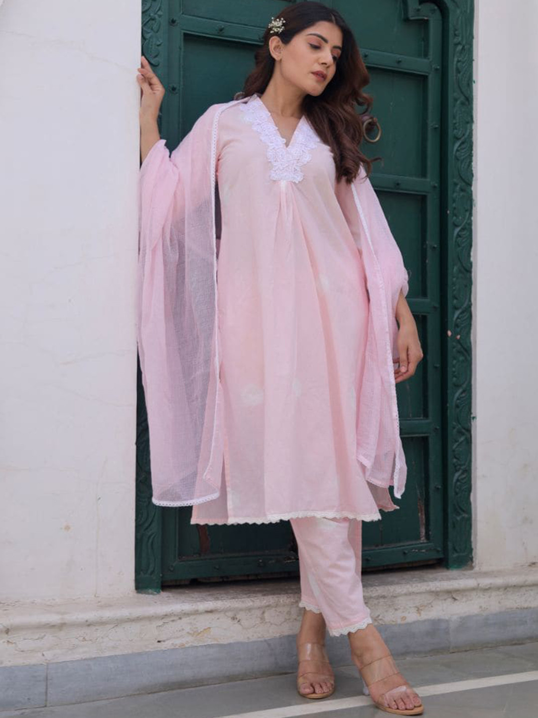 

ASRUMO Straight Kurta With Trousers & Dupatta, Pink