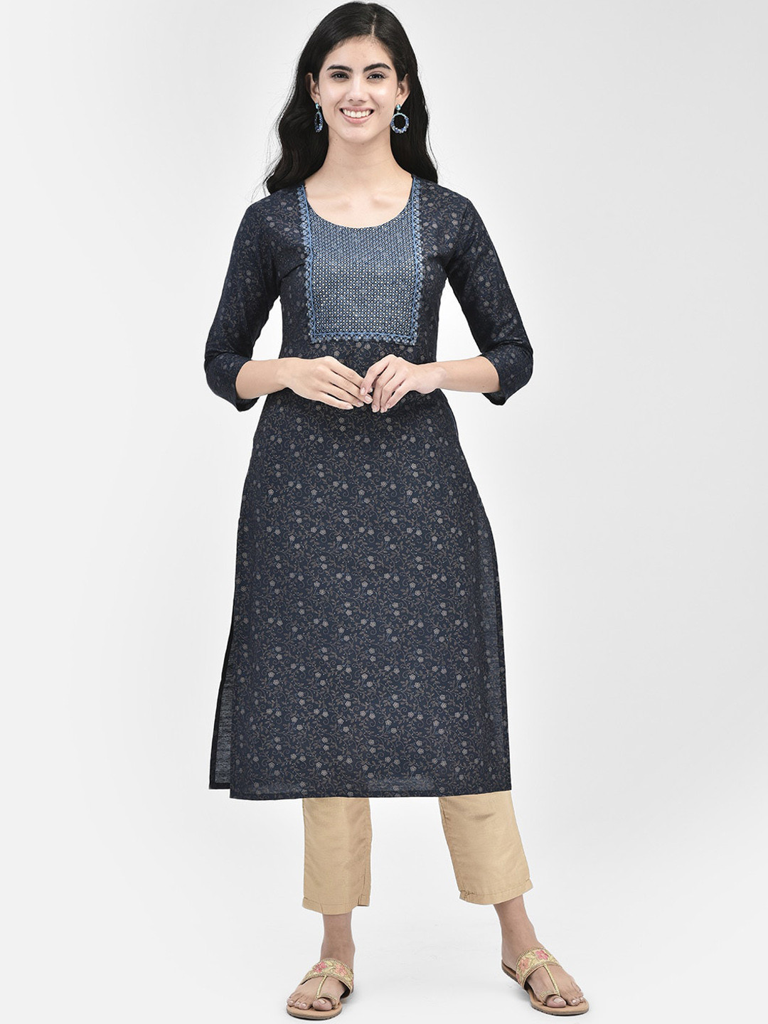 

Span Ethnic Motifs Embroidered Sequinned Cotton Silk Kurta, Blue