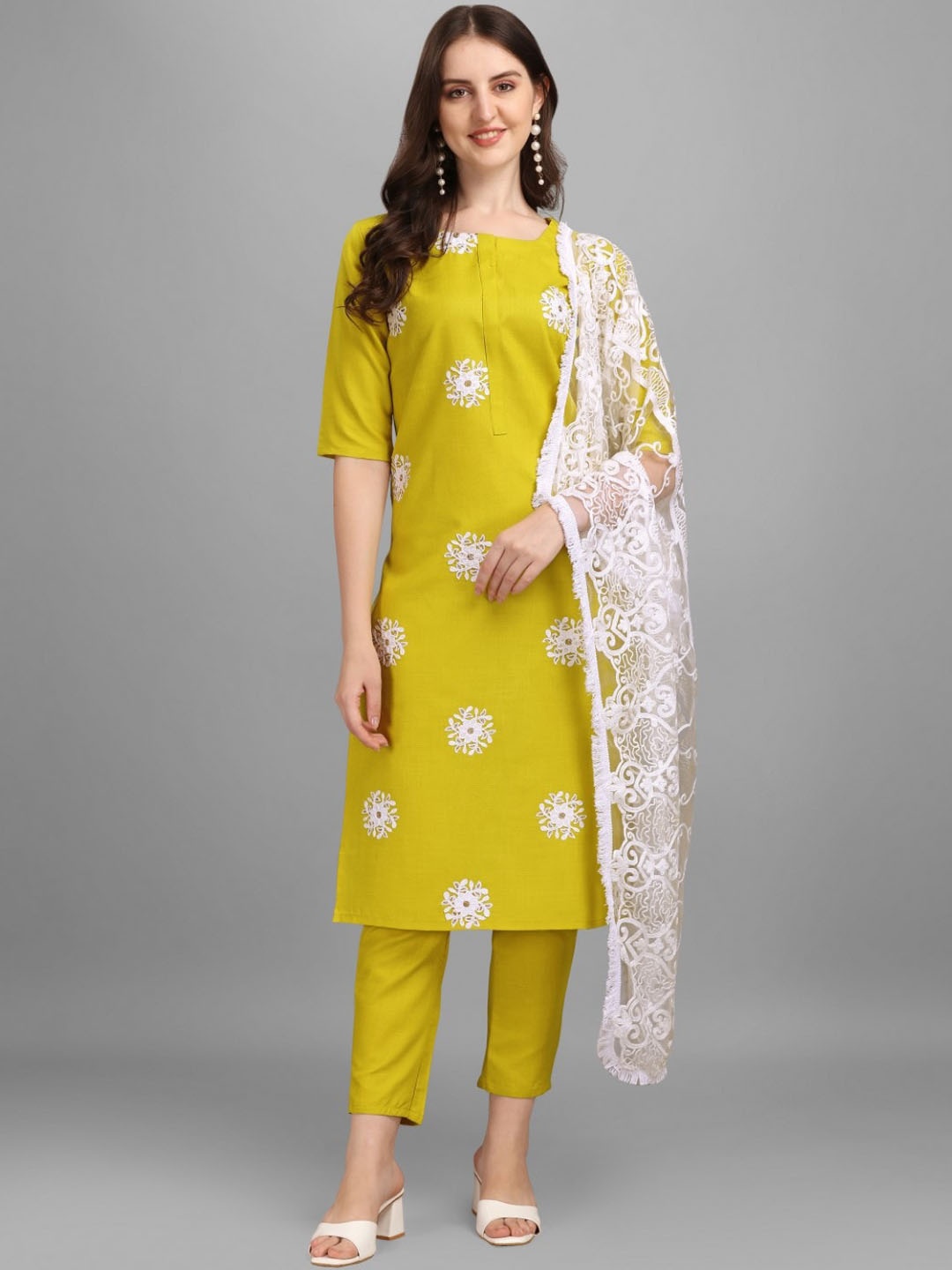 

Modestouze Attires Floral Embroidered Regular Pure Cotton Kurta With Trousers & Dupatta, Lime green
