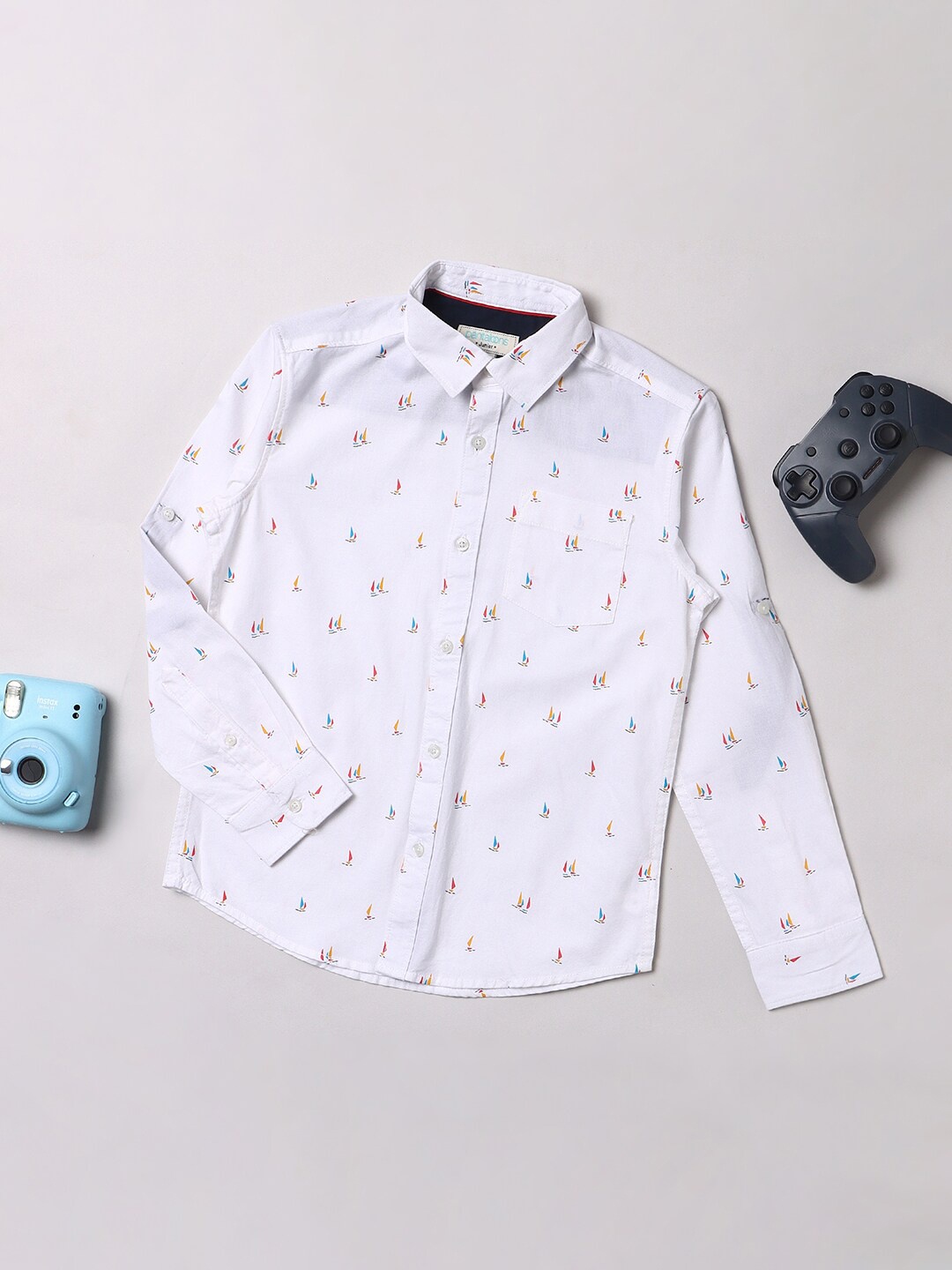 

Pantaloons Boys Conversational Printed Spread Collar Pure Cotton Casual Shirt, White