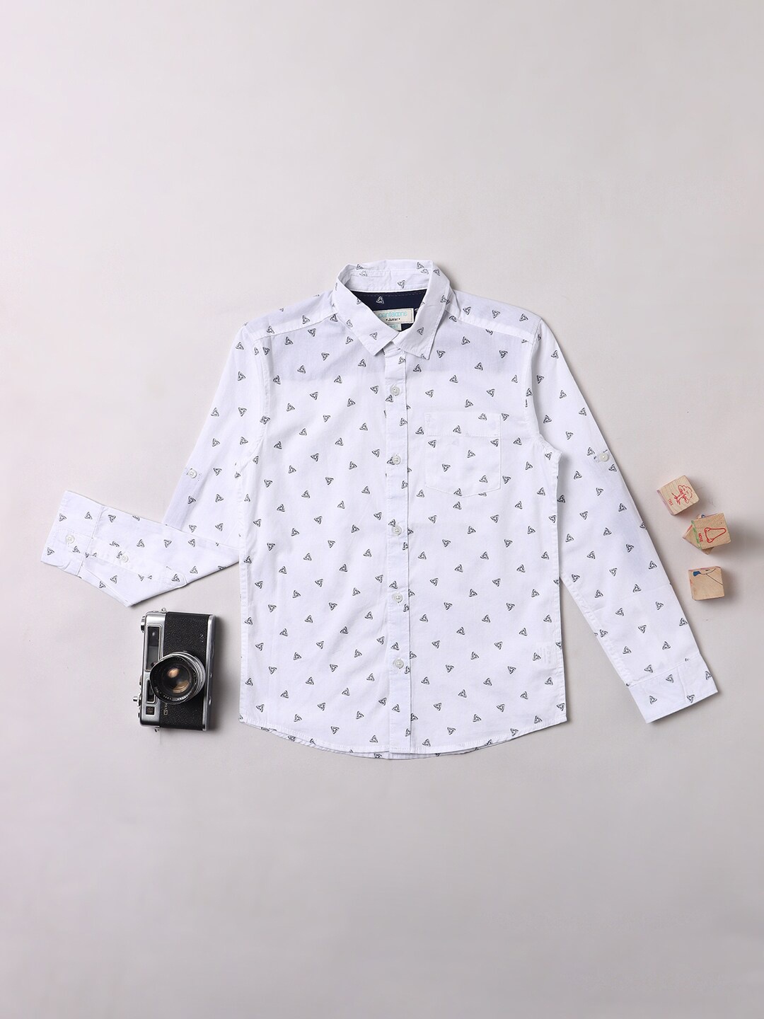 

Pantaloons Boys Geometric Printed Spread Collar Pure Cotton Casual Shirt, White