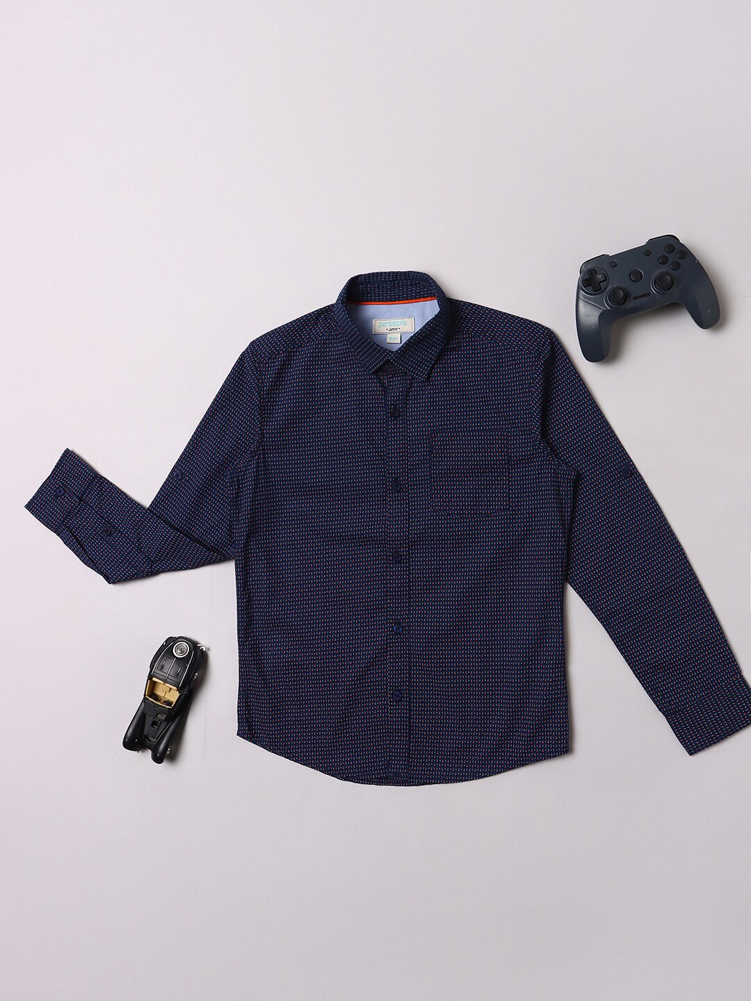 

Pantaloons Boys Micro Ditsy Printed Spread Collar Pure Cotton Casual Shirt, Navy blue