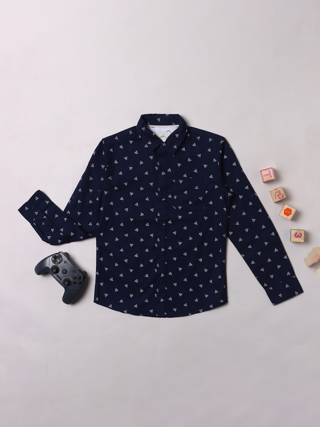 

Pantaloons Boys Geometric Printed Spread Collar Pure Cotton Casual Shirt, Blue