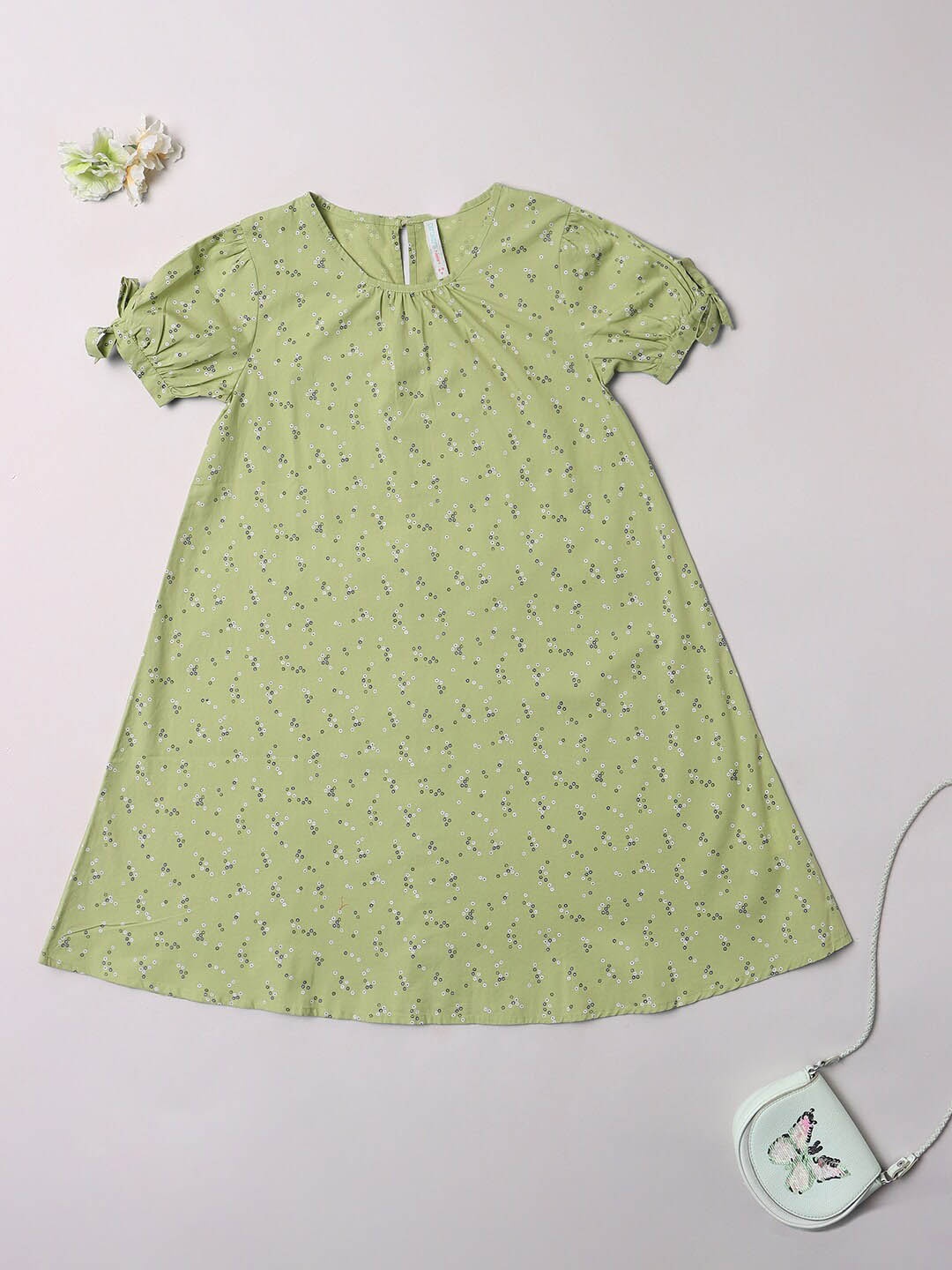 

Pantaloons Girls Floral Printed Puff Sleeves Pure Cotton A-Line Dress, Green