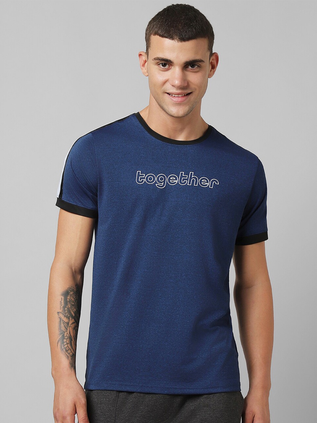 

Pantaloons Typography Printed Regular Fit Round Neck T-Shirt, Blue