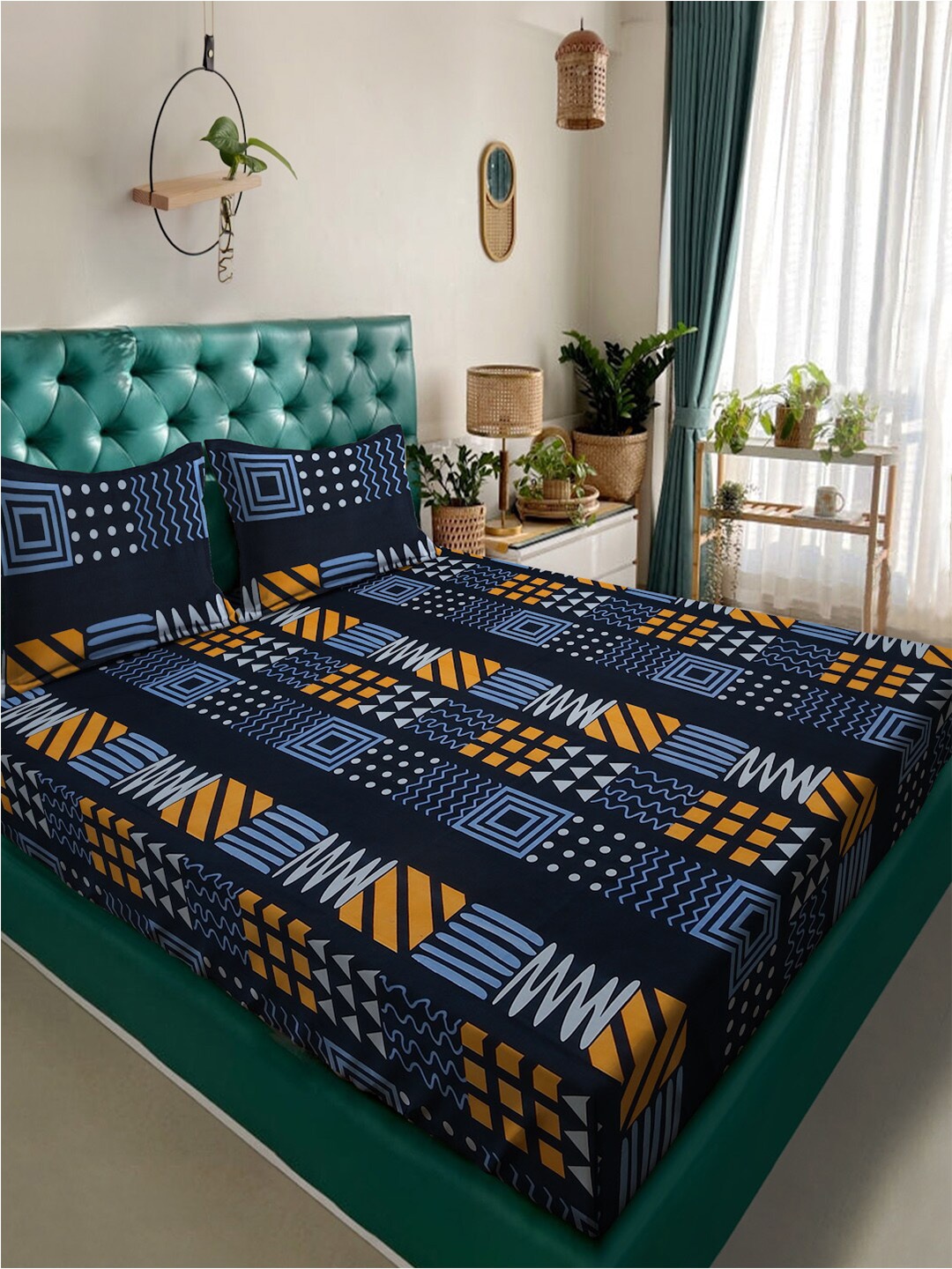 

Alina decor Blue & White Geometric Printed 210 TC King Bedsheet With 2 Pillow Covers