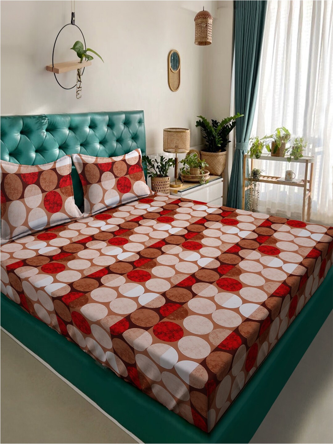 

Alina decor Red & Brown Geometric 210 TC King Bedsheet with 2 Pillow Covers