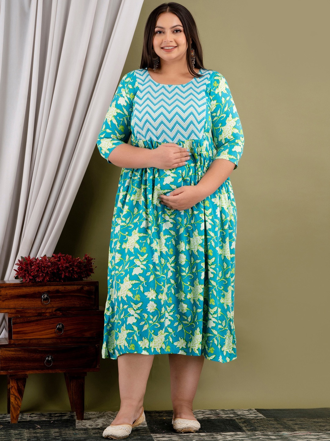 

Mialo fashion Plus Size Floral Printed Gotta Patti Maternity & Feeding Kurta, Blue
