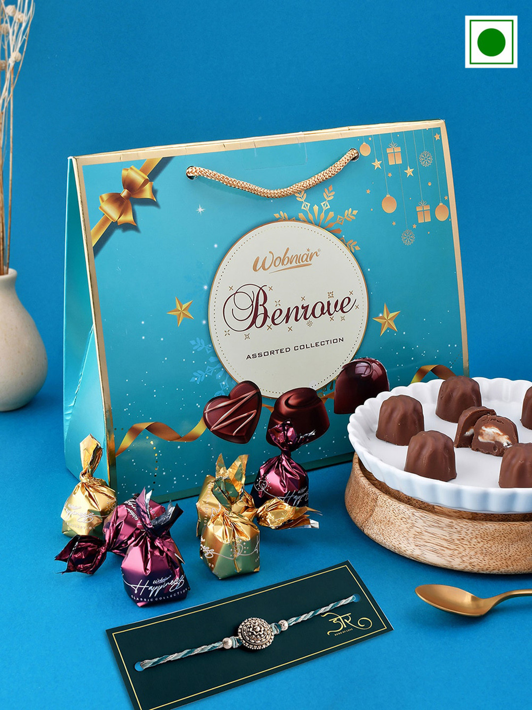 

Hyperfoods Round Charm Rakhi With Chocolate Gift Set, Blue