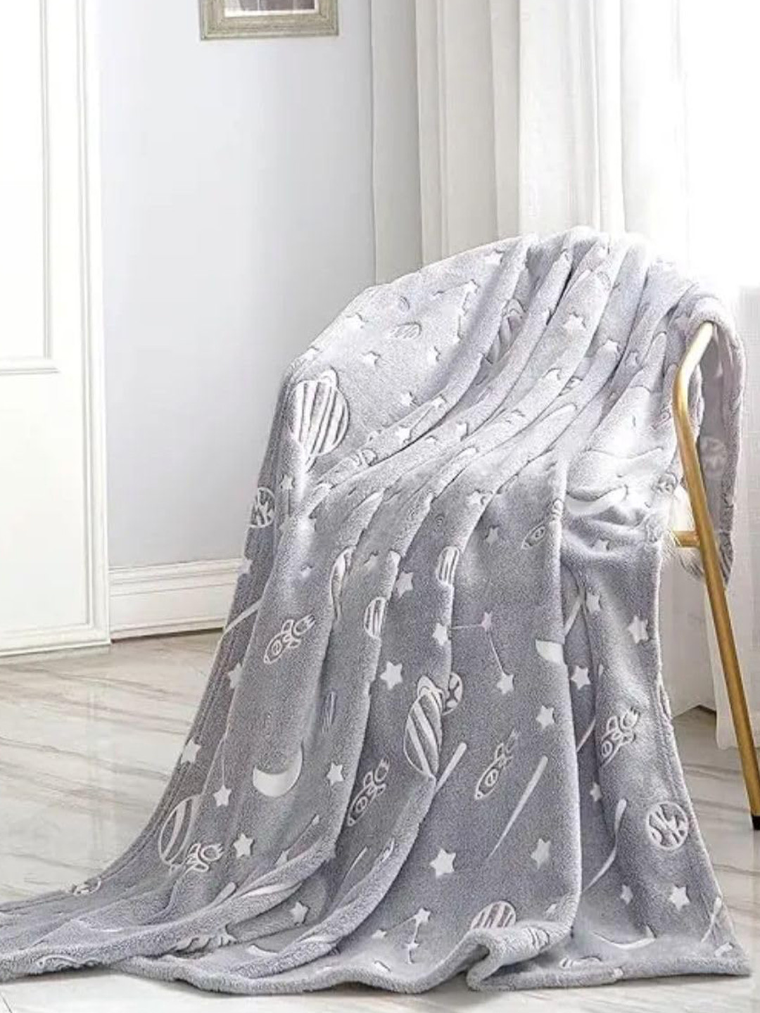 

Butterthief Blue & White Fleece Mild Winter 233 GSM Single Bed Glow in The Dark