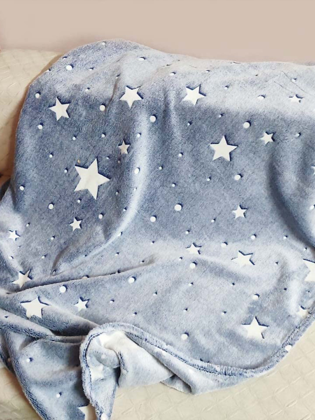 

Butterthief Grey & White Geometric Fleece Mild Winter 233 GSM Single Bed Blanket