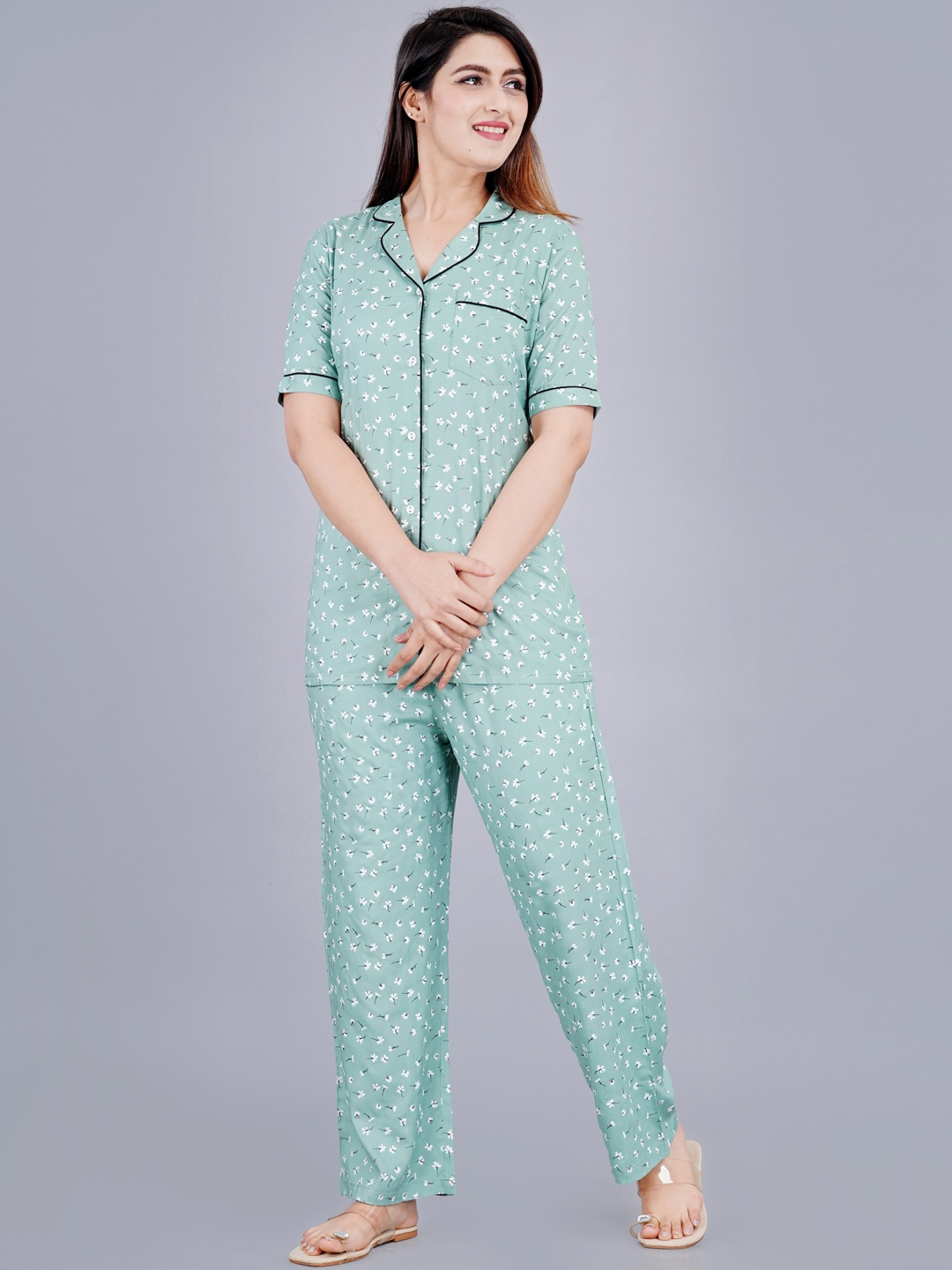 

TREND ME Floral Printed Lapel Collar Night suit, Green