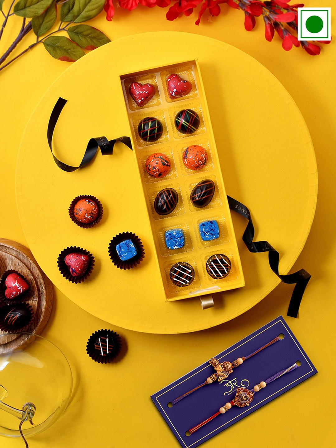 

RawFruit Coverure 12pcs Chocolates with 2 Rakhis, Gold