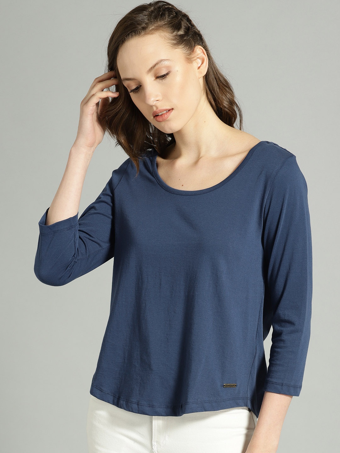 

Roadster Women Navy Blue Solid Round Neck T-shirt