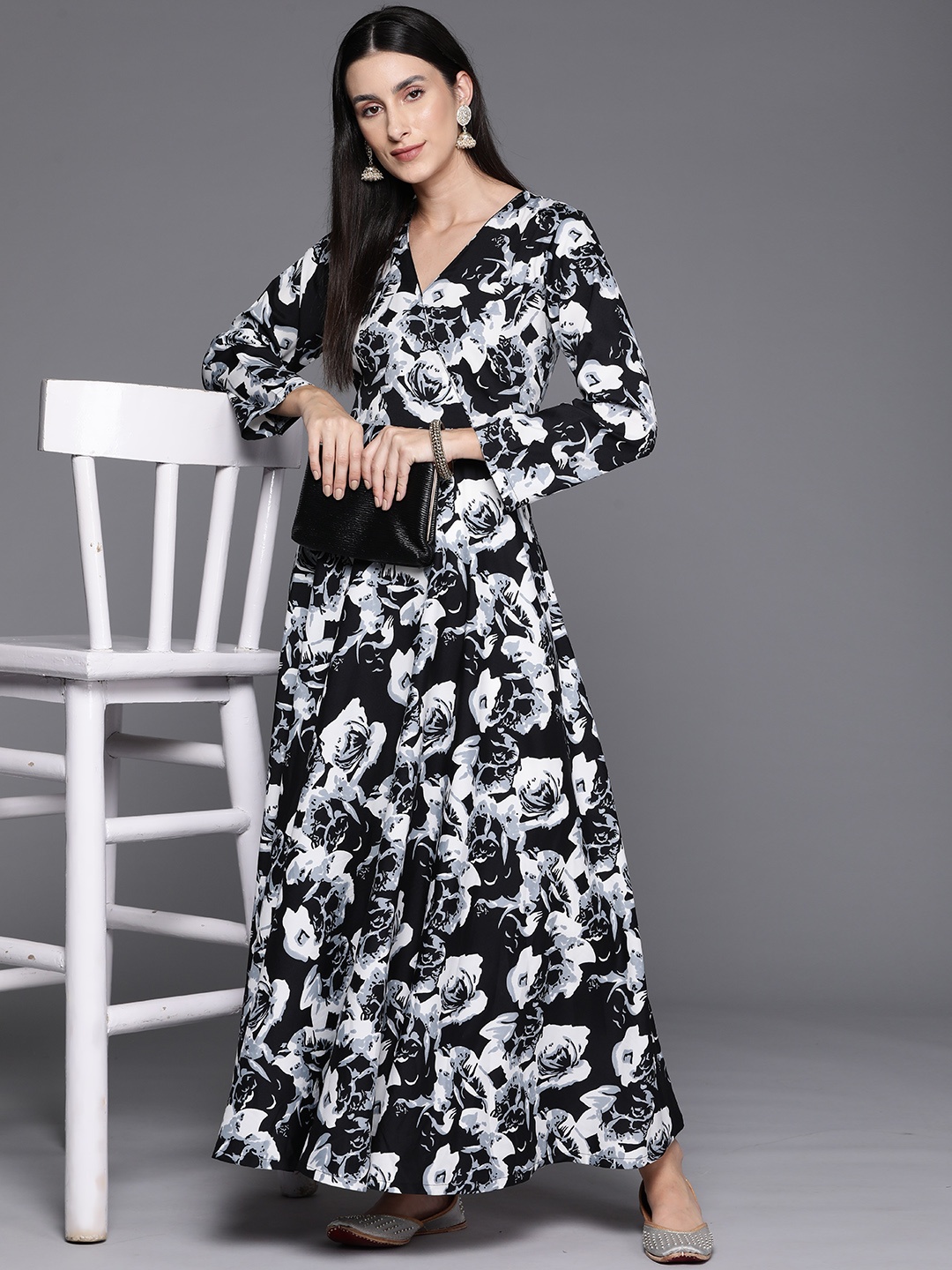 

Varanga Women Printed Floral Crepe Anarkali Kurta, Black