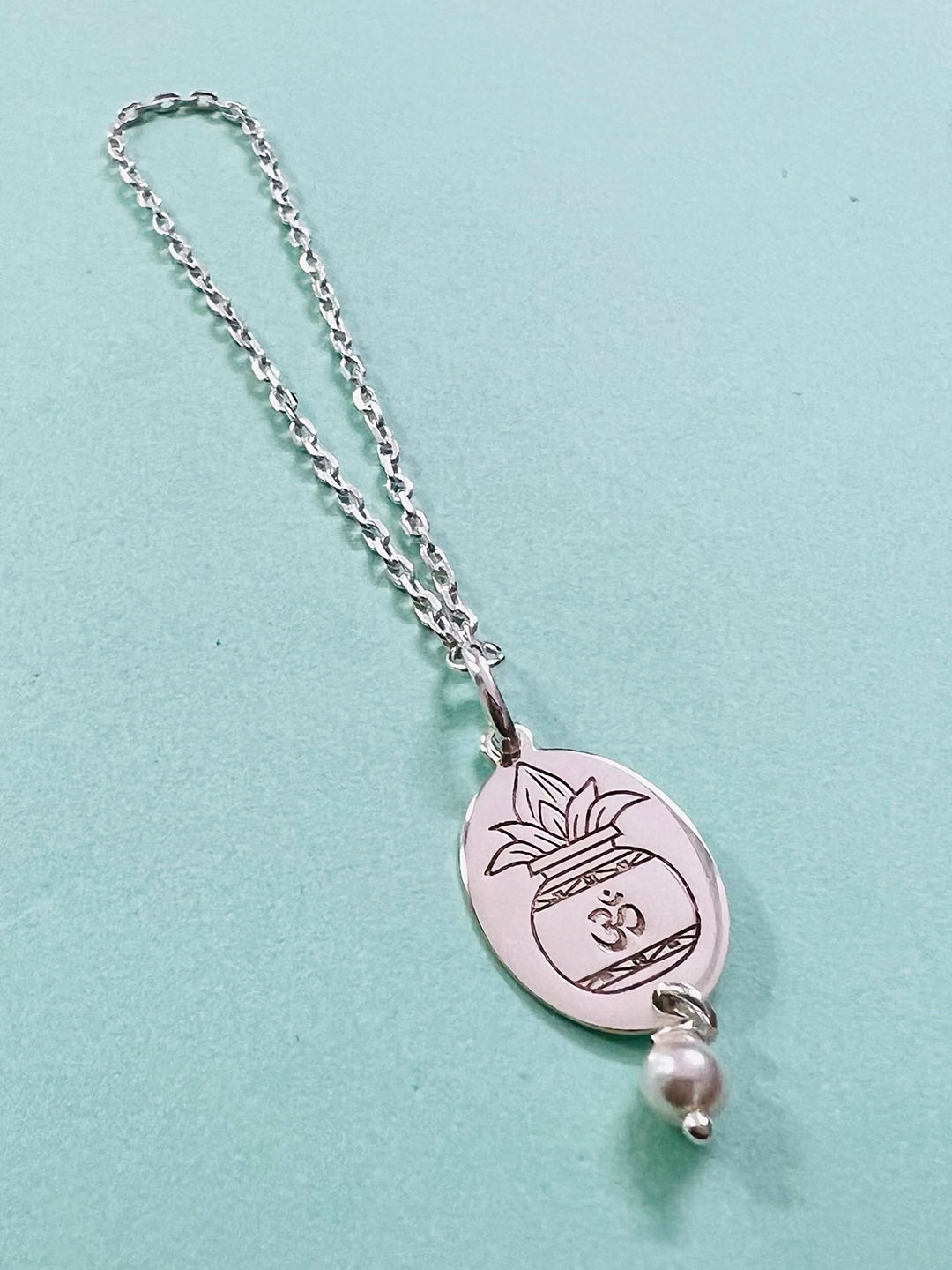 

Arte Jewels 925 Sterling Silver Lumba Rakhi
