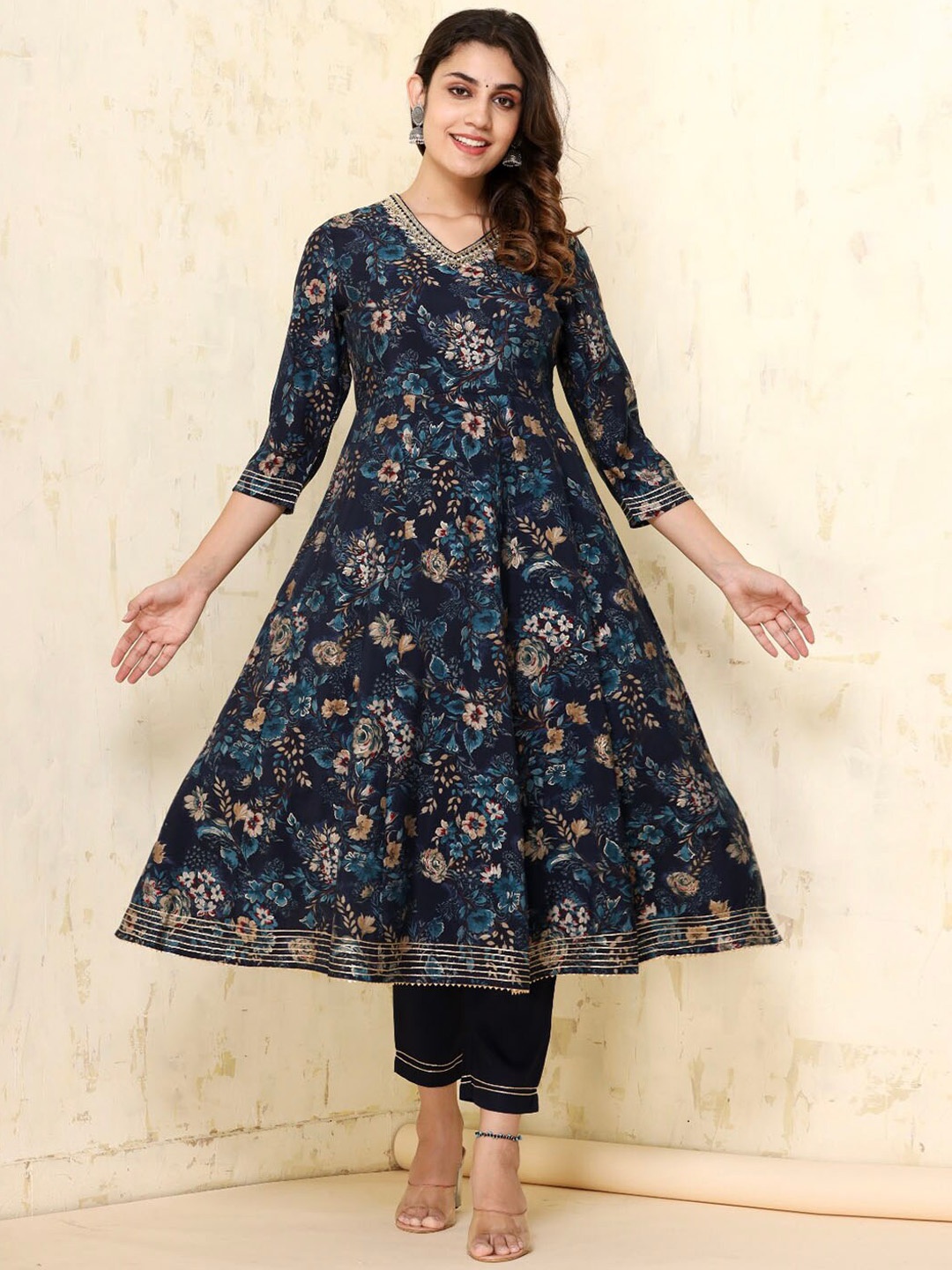 

Meena Bazaar Floral Printed Kurta & Trousers With Dupatta, Navy blue