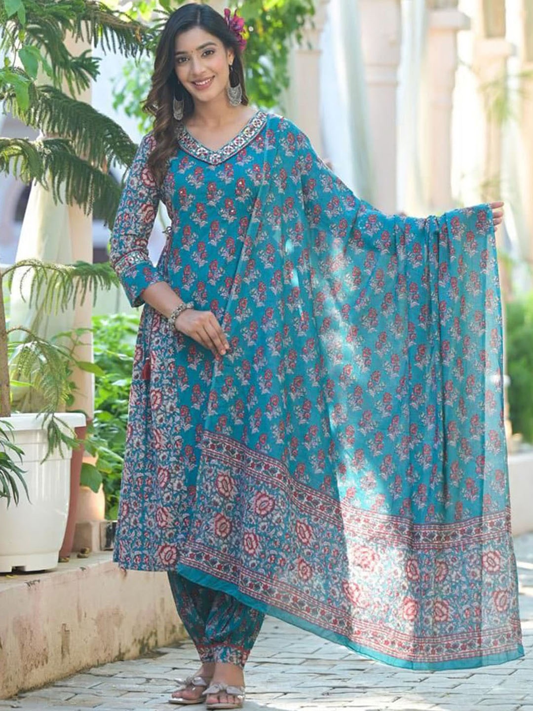 

Meena Bazaar Floral Printed Kurta & Trousers With Dupatta, Blue