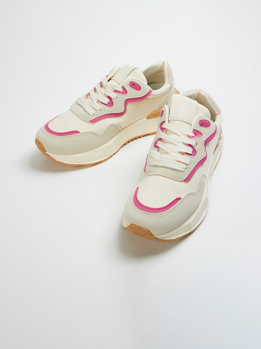 

max Women Colourblocked Lace-Up Sneakers, Cream