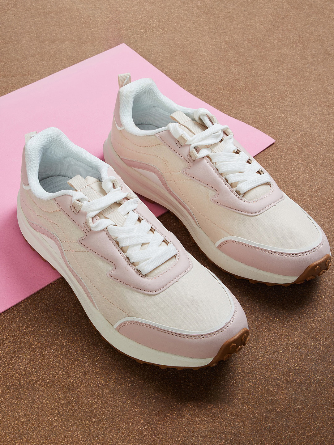 

max Women Colourblocked Sneakers, Beige