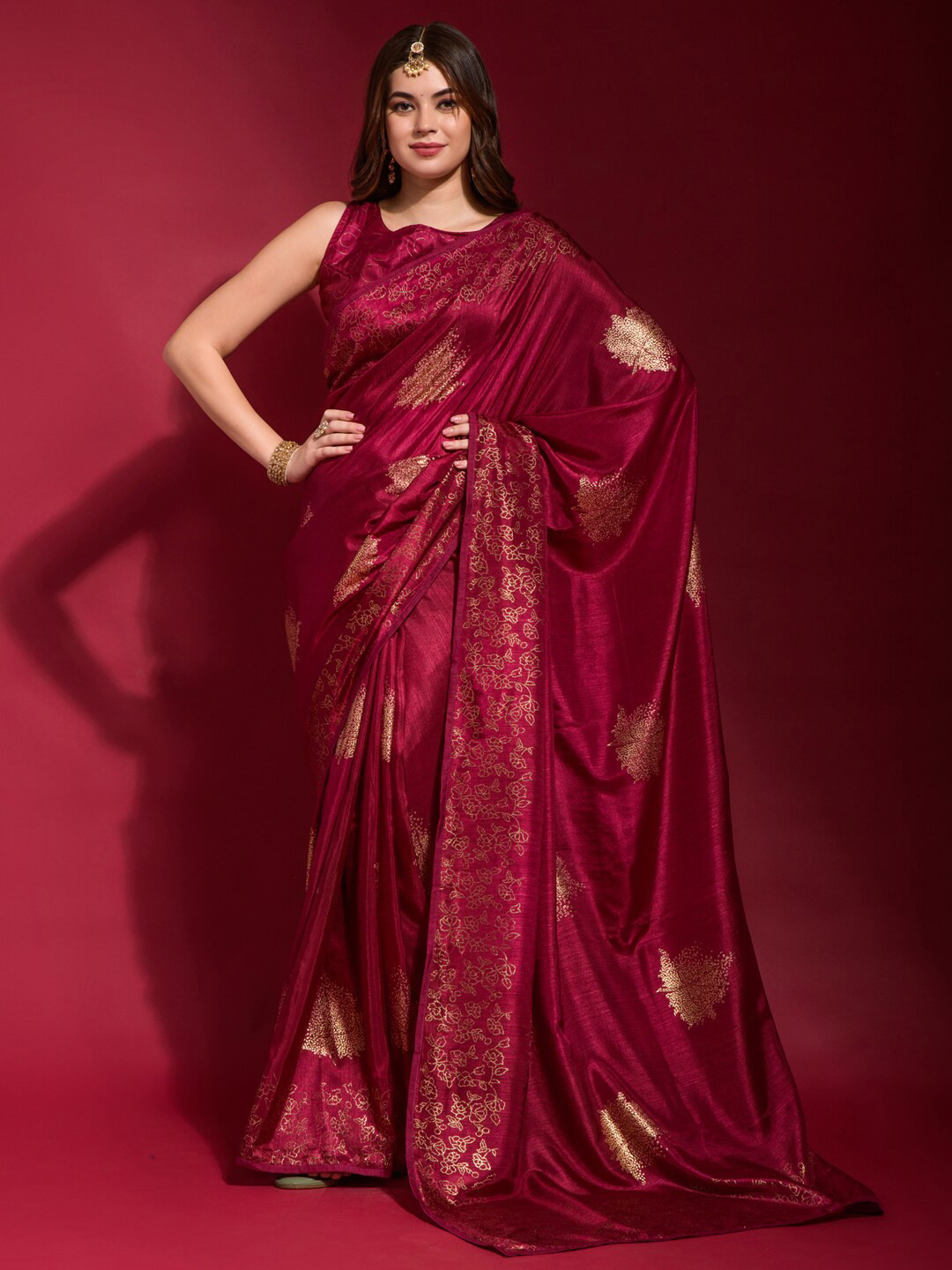 

Anouk Magenta & Gold-Toned Floral Printed Pure Georgette Saree