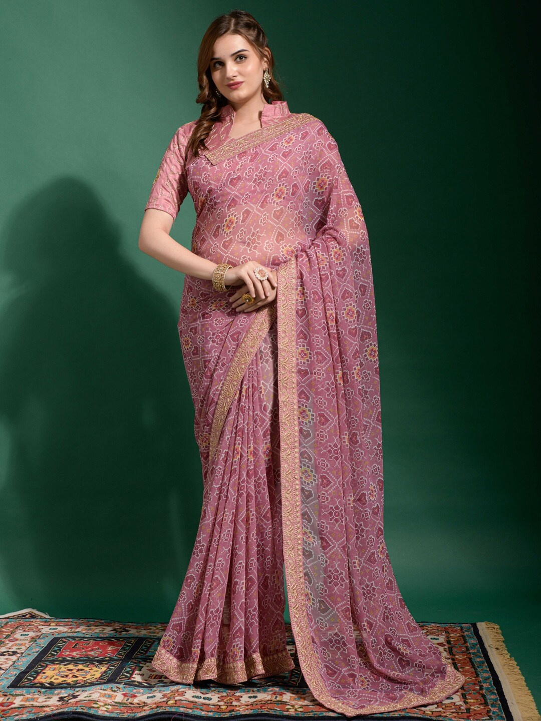 

Anouk Mauve & White Ethnic Motifs Printed Embroidered Ikat Saree